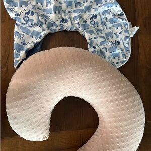 Boppy Blush Pillow with Blue Animal Cover